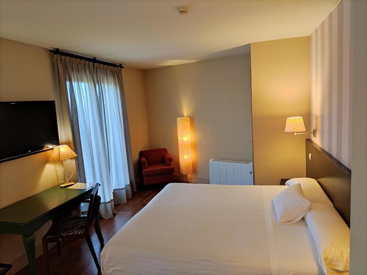 Hotel Puerta Del Arco Tudela de Duero Extérieur photo