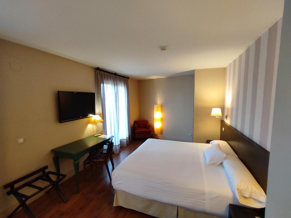 Hotel Puerta Del Arco Tudela de Duero Extérieur photo